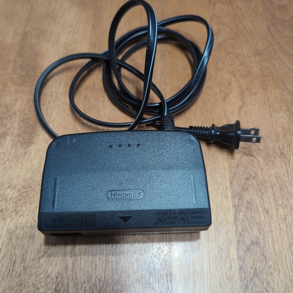 Nintendo 64 Console with cords - Picture 4 of 4